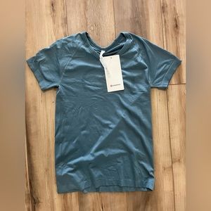 New lulu swiftly tech swift training shirt size 6